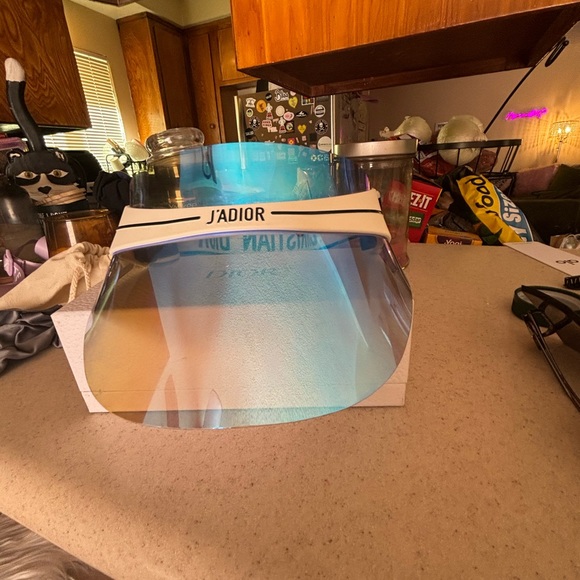 Christian Dior Visor. Reflective color - Picture 4 of 4